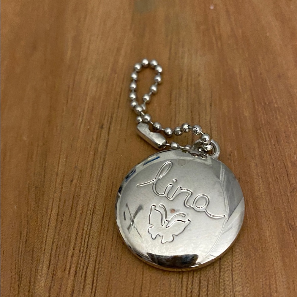 Keychain With The Name LINA black silver in great condition - Picture 2 of 3